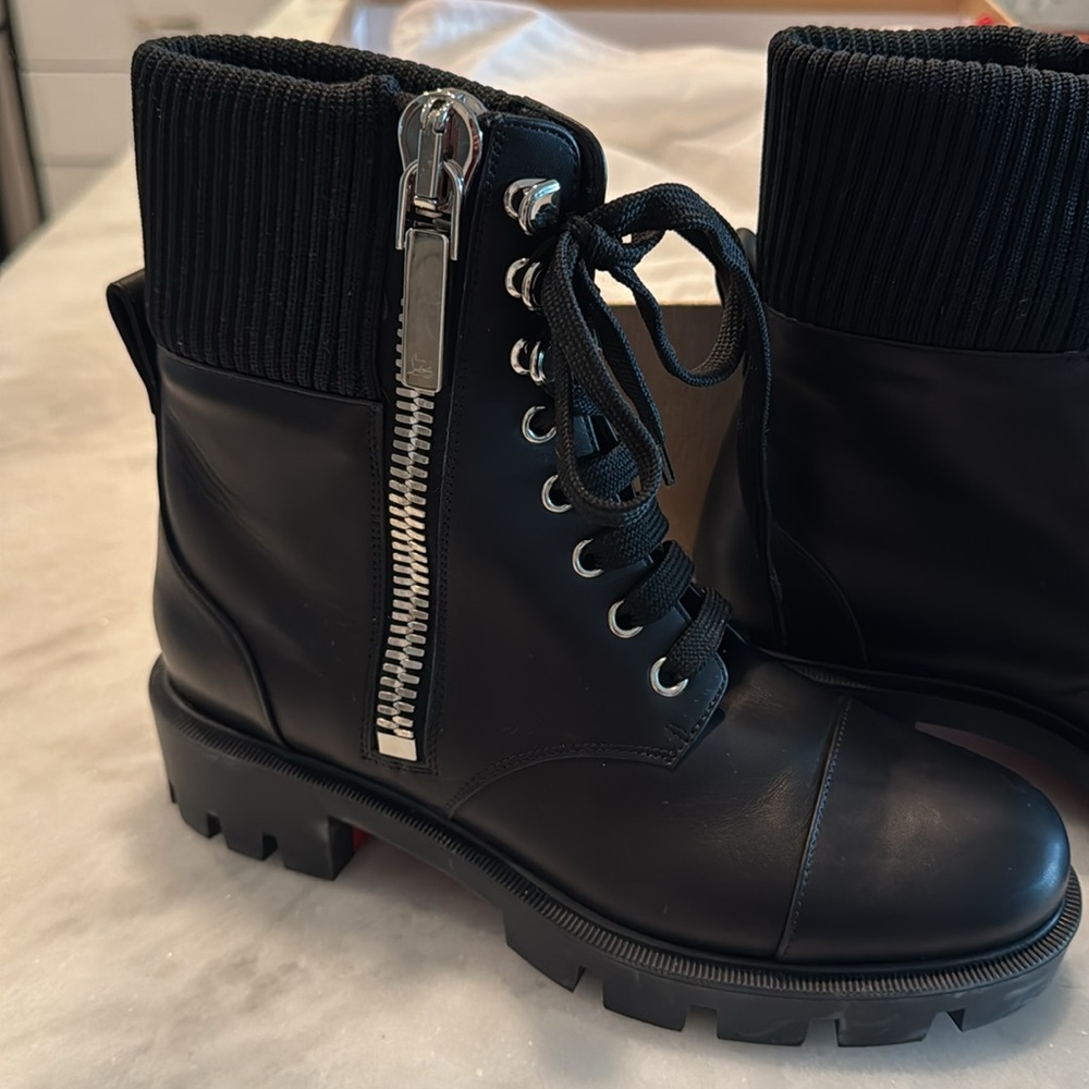 Christian Louboutin en hiver lug sole bootie size 37 (7) - Picture 3 of 10